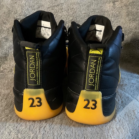 Jordan 12 Retro University Gold - Picture 3 of 6